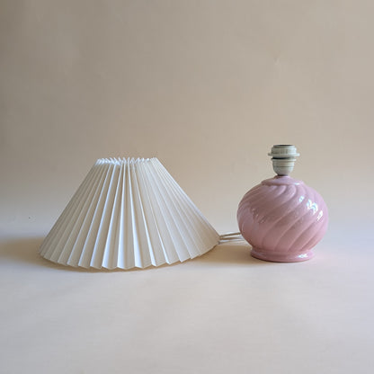 Lampe en céramique rose bonbon