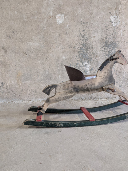 Cheval à bascule, années 1920