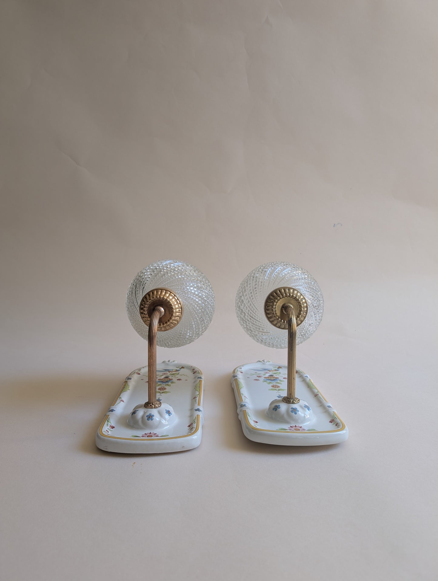 Appliques murales en céramique