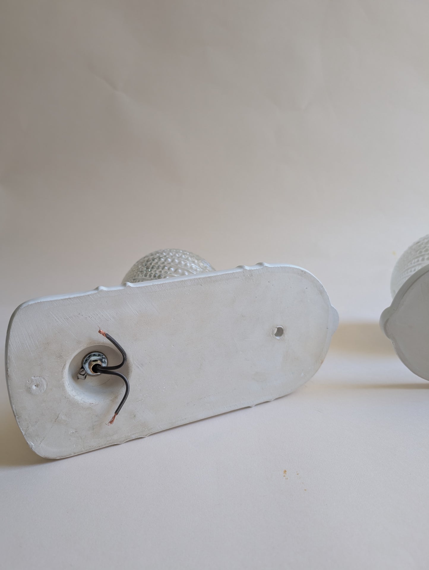 Appliques murales en céramique