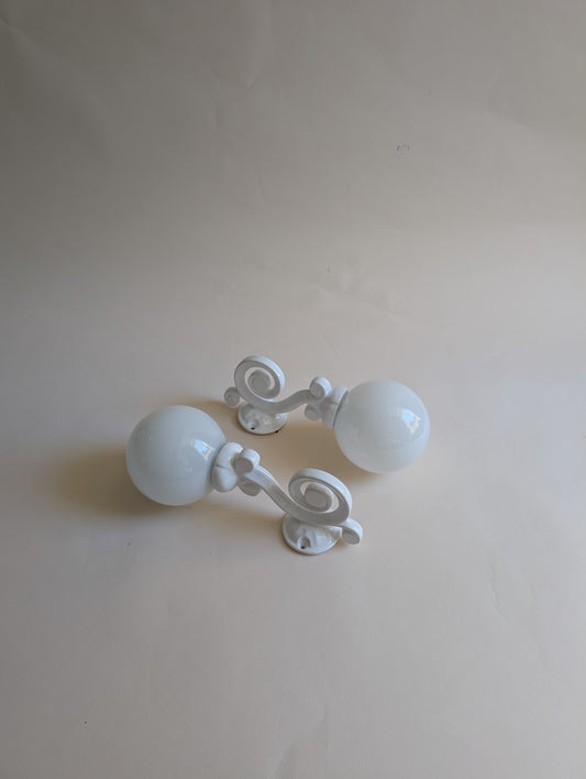 PAIRE D'APPLIQUES EN CÉRAMIQUE