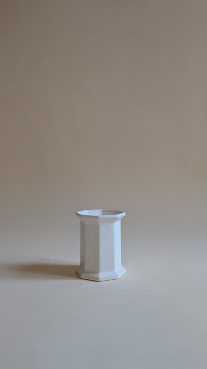 Pot en céramique blanc