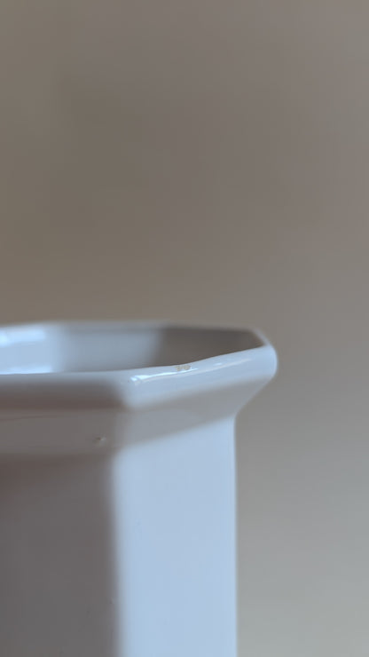 Pot en céramique blanc