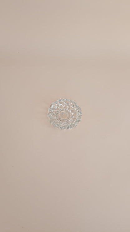 Cendrier rond en verre ciselé