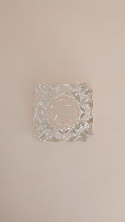 Cendrier carré en verre ciselé