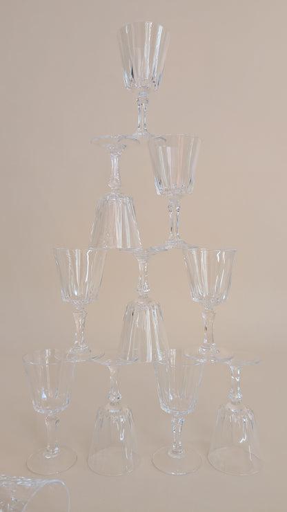 Ensemble de 11 verres en verre