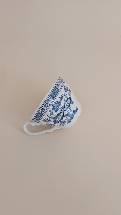 Ensemble de 6 tasses à café et son pot à lait