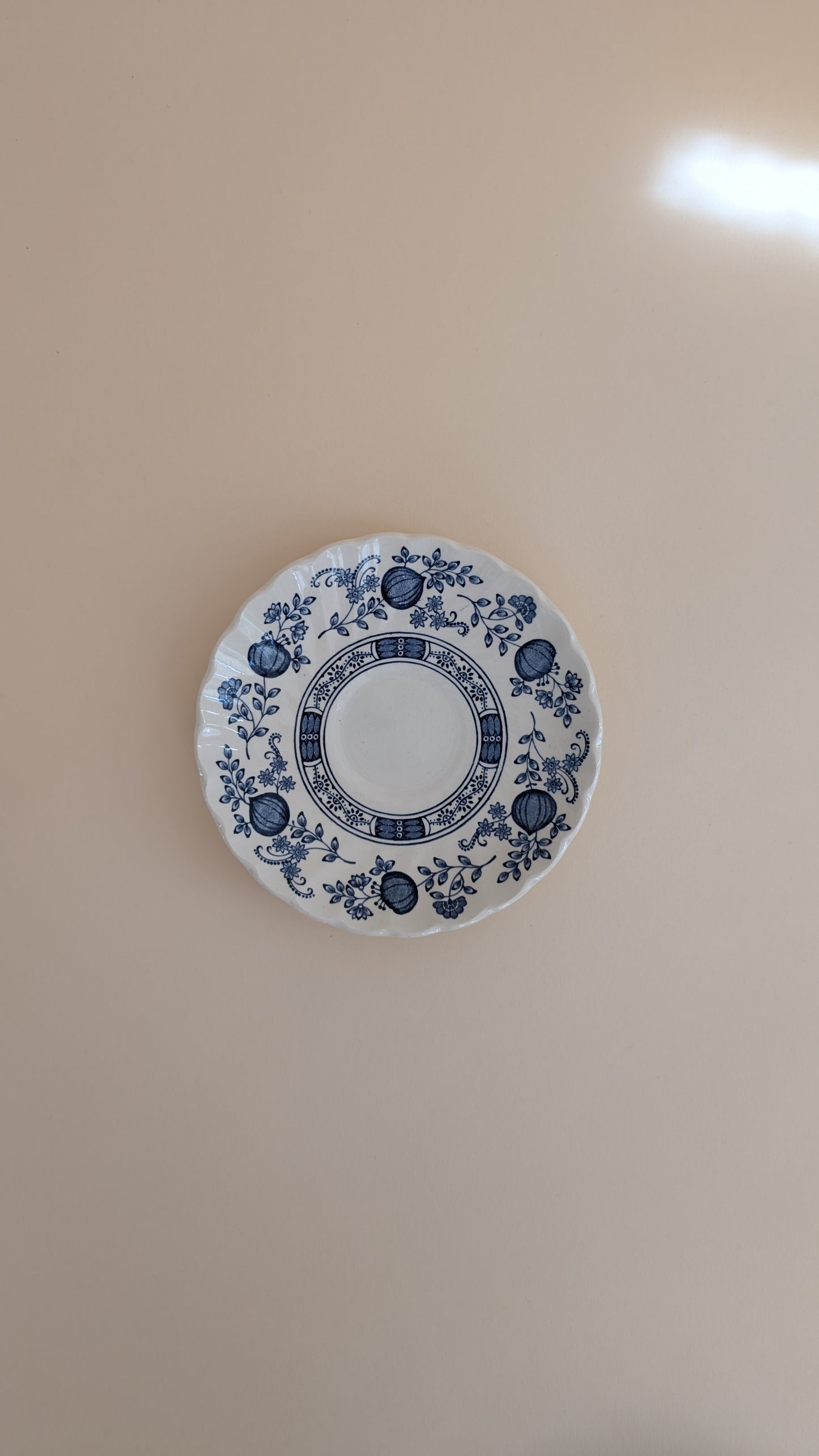 Ensemble de 6 tasses à café et son pot à lait
