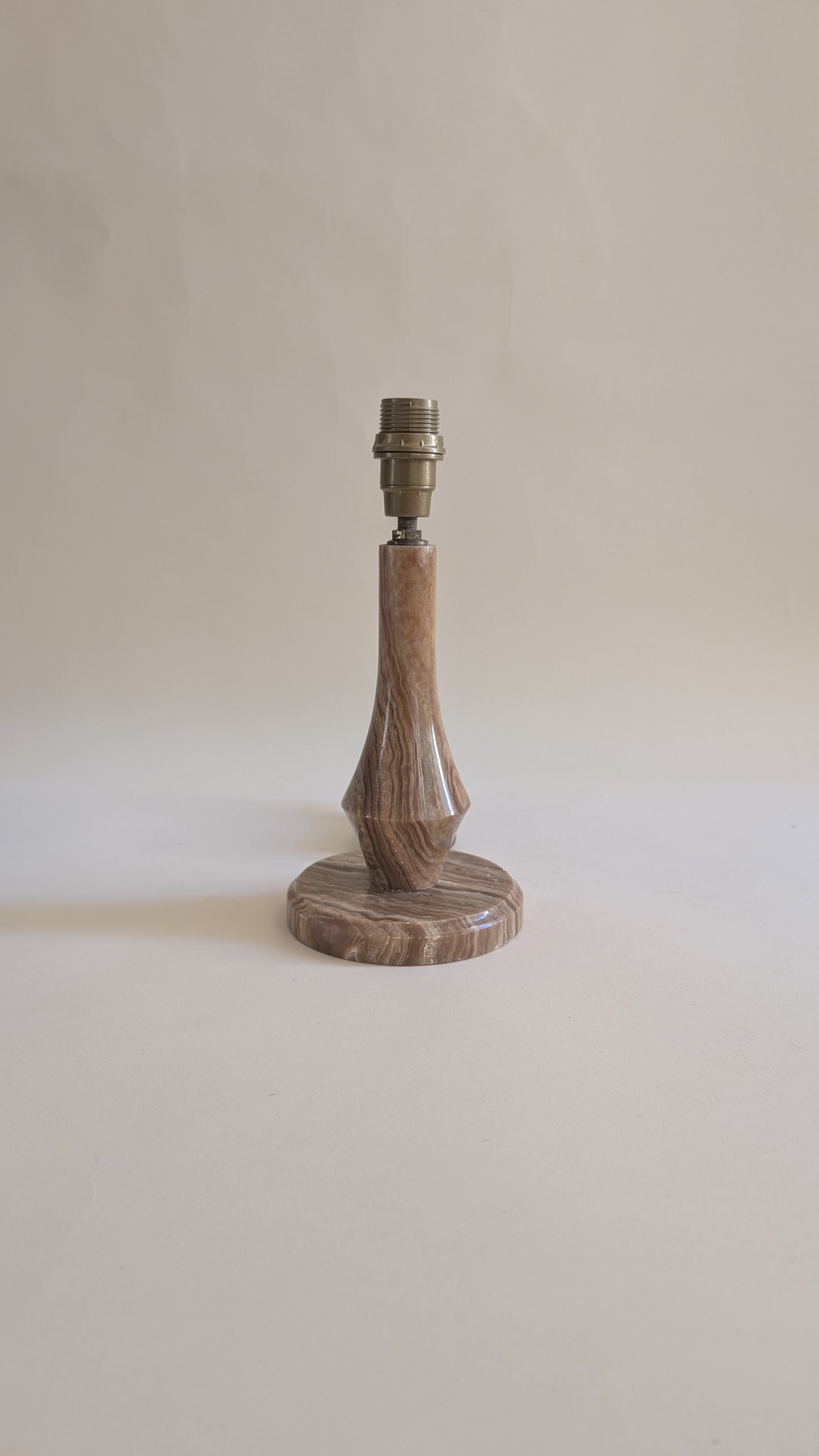 Pied de lampe en pierre