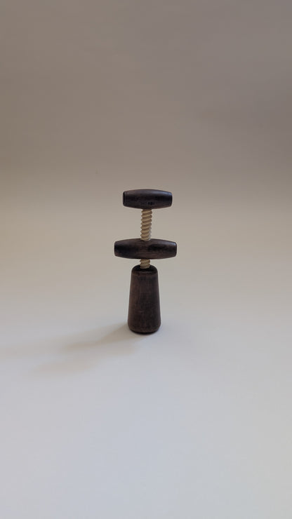 Tire-bouchon en bois