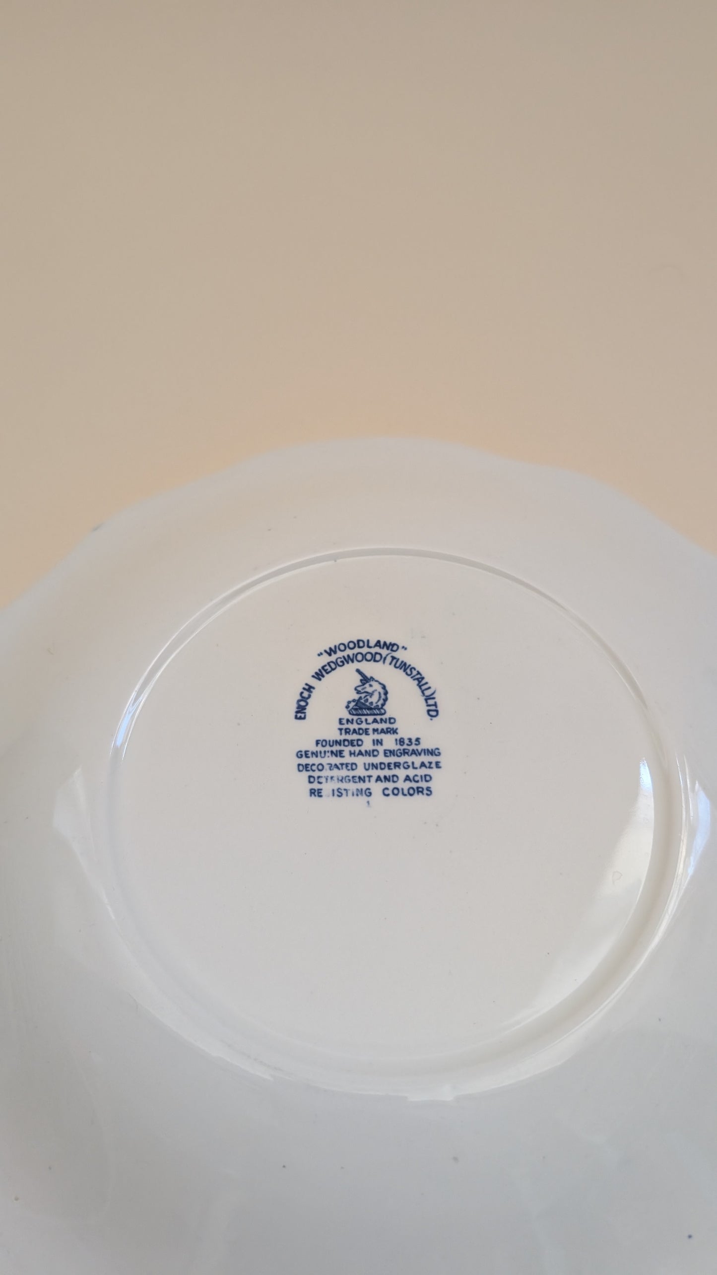 Assiettes à dessert et plat