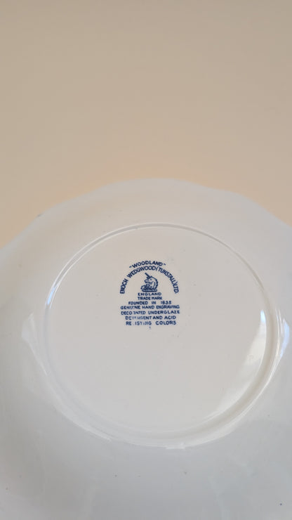 Assiettes à dessert et plat