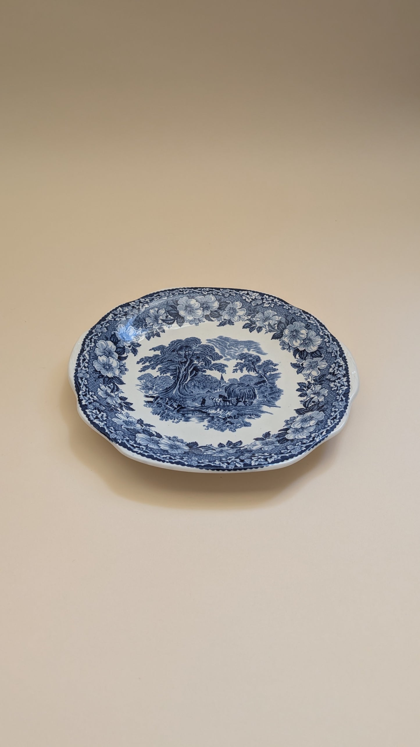 Assiettes à dessert et plat