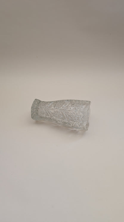Vase en verre ciselé