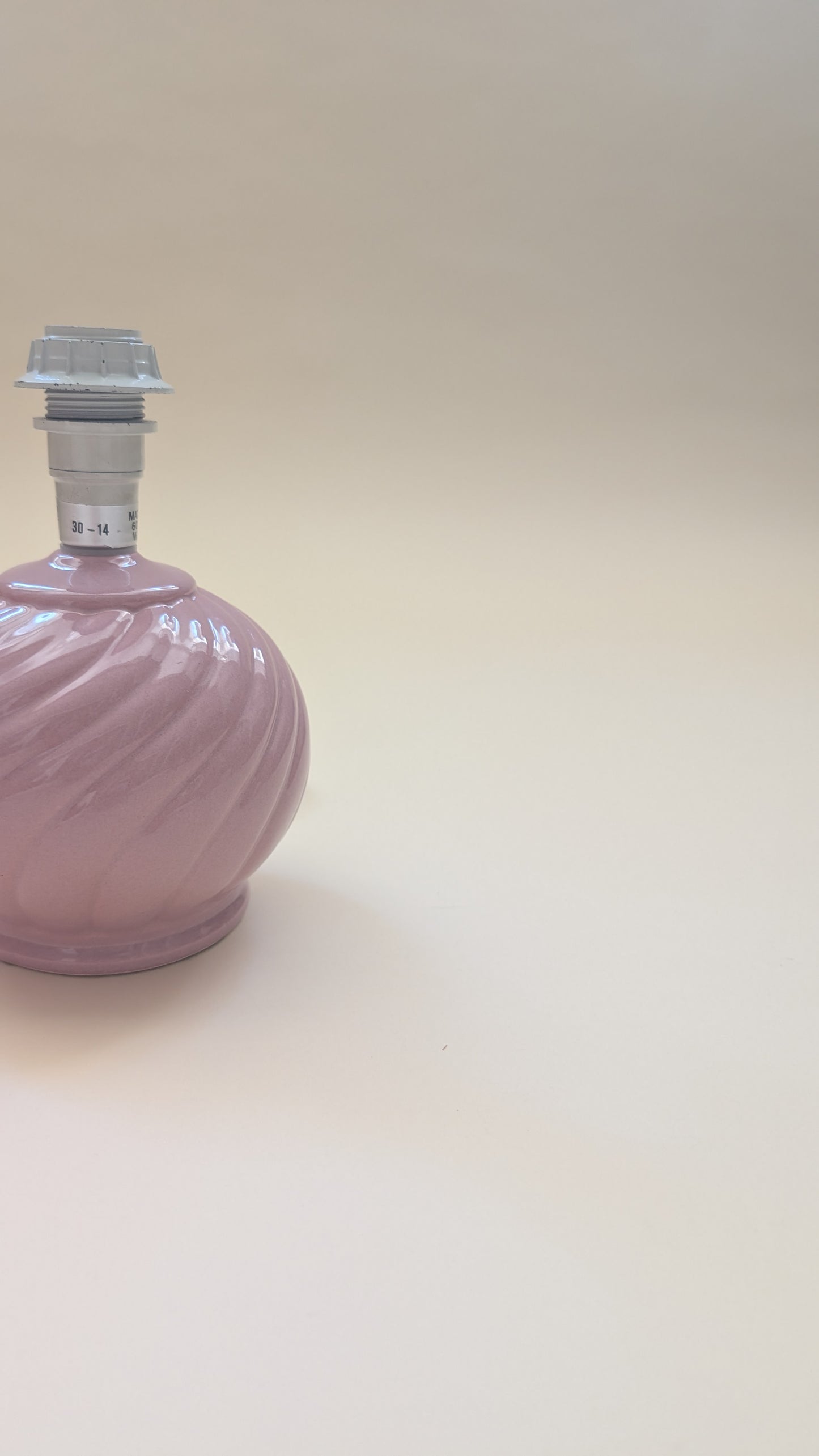 Petit pied lampe en céramique rose bonbon