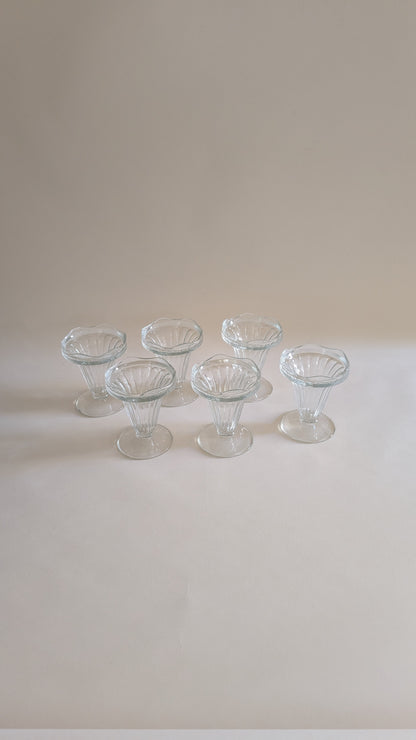 Ensemble de 6 coupes à glaces en verre