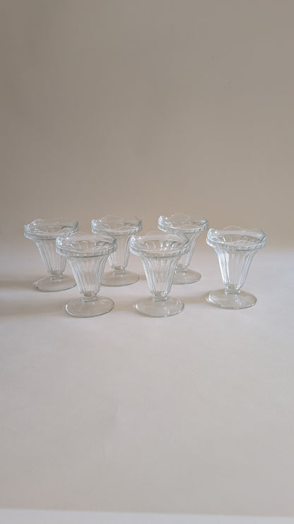 Ensemble de 6 coupes à glaces en verre