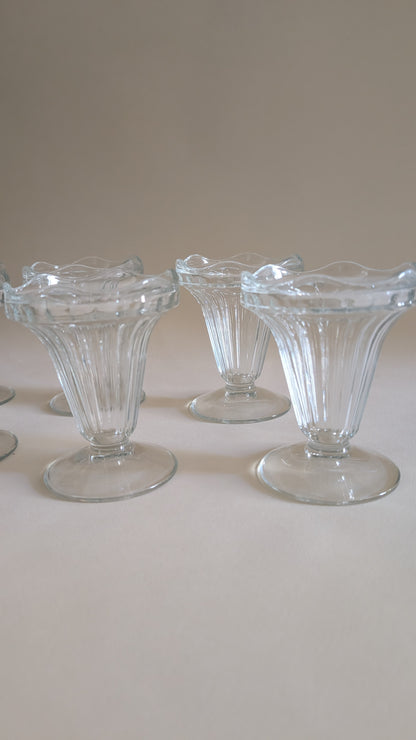 Ensemble de 6 coupes à glaces en verre