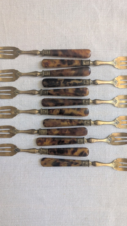 Ensemble de 12 fourchettes à gâteau anciennes