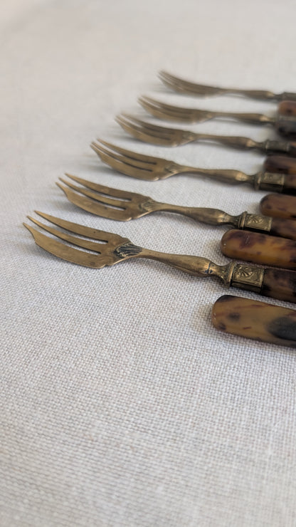 Ensemble de 12 fourchettes à gâteau anciennes