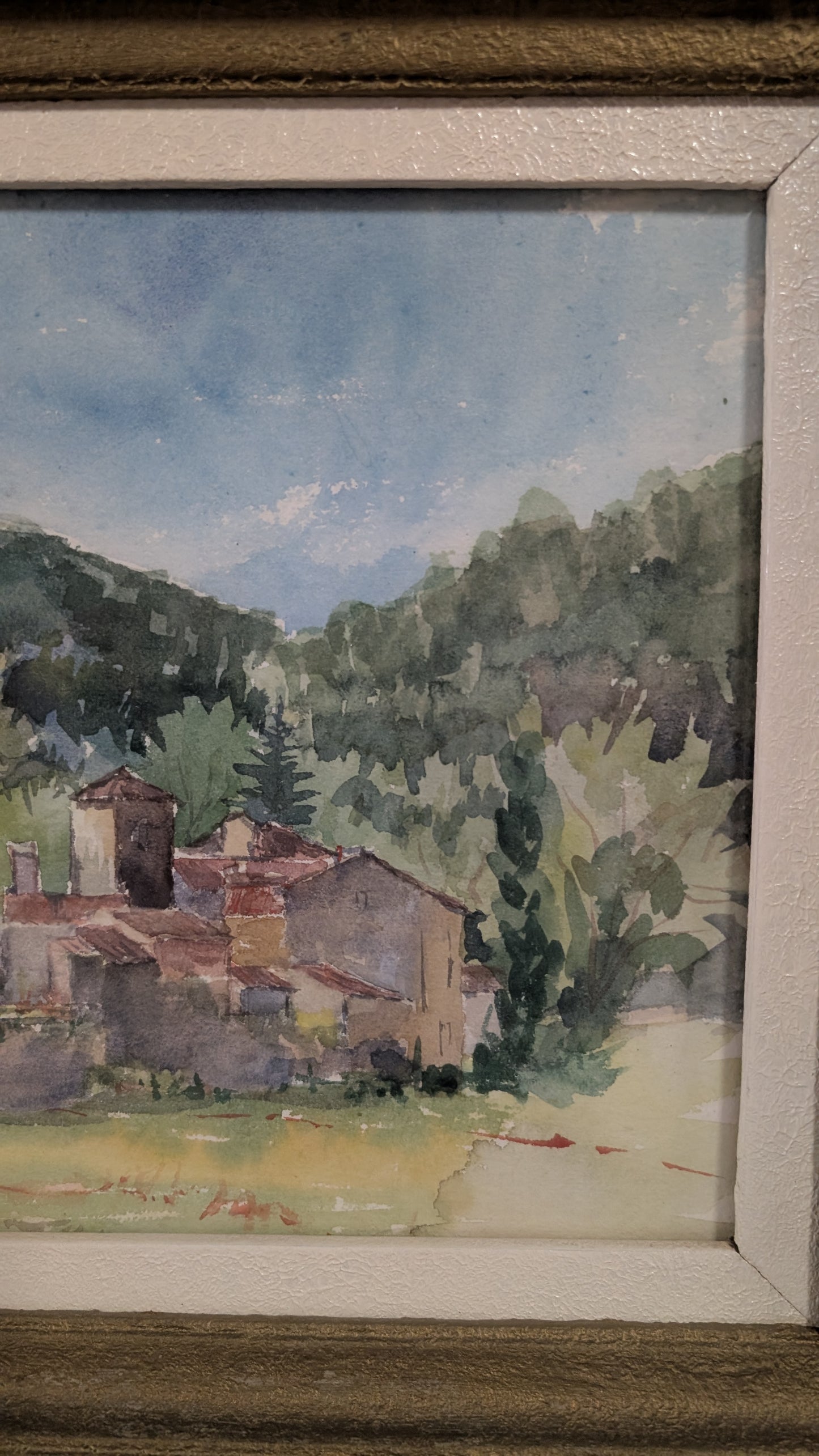 Aquarelle vintage – Village au pied des collines