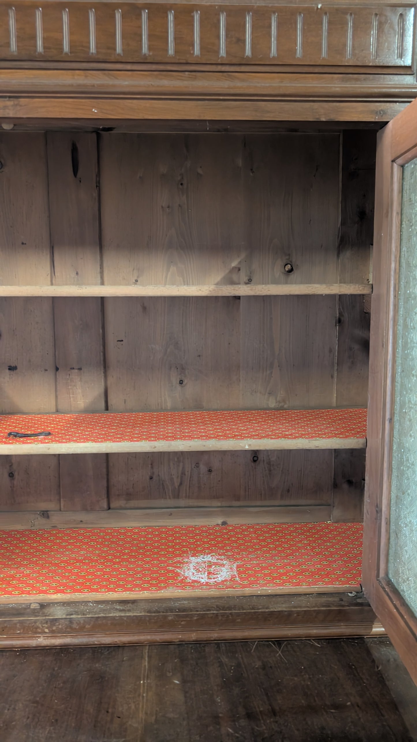 Buffet vitrine en bois massif