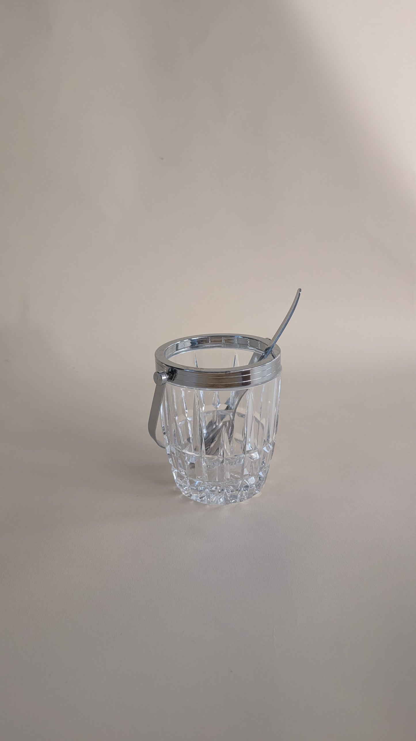Seau à glaçons en verre avec sa cuillère