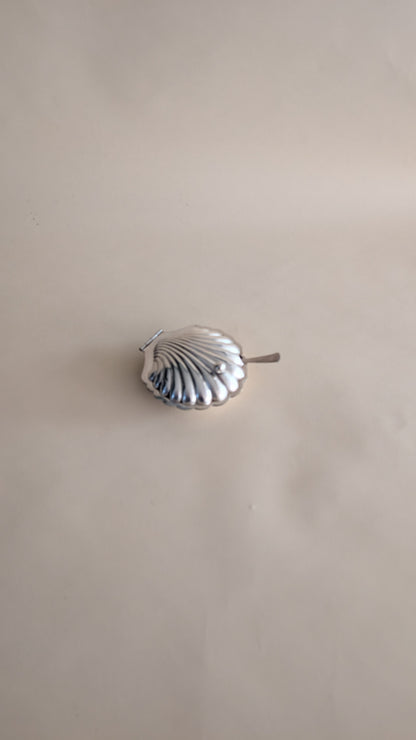 Beurrier en métal argenté avec son couteau