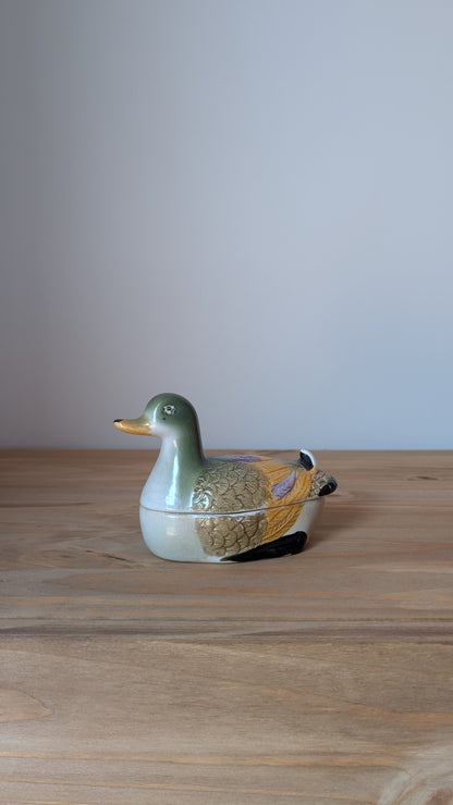 Petit canard en céramique