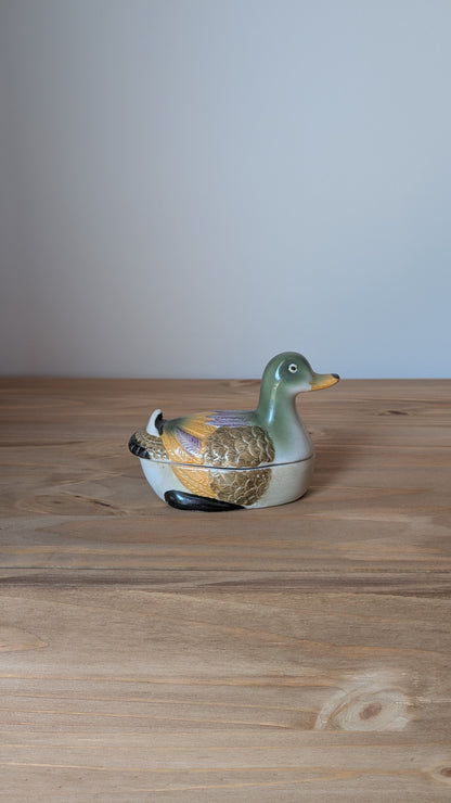 Petit canard en céramique