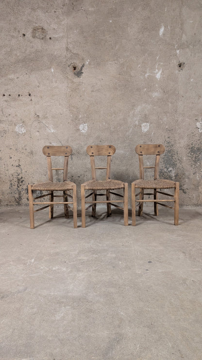 Lot de 3 chaises rustiques en bois et paille tressée
