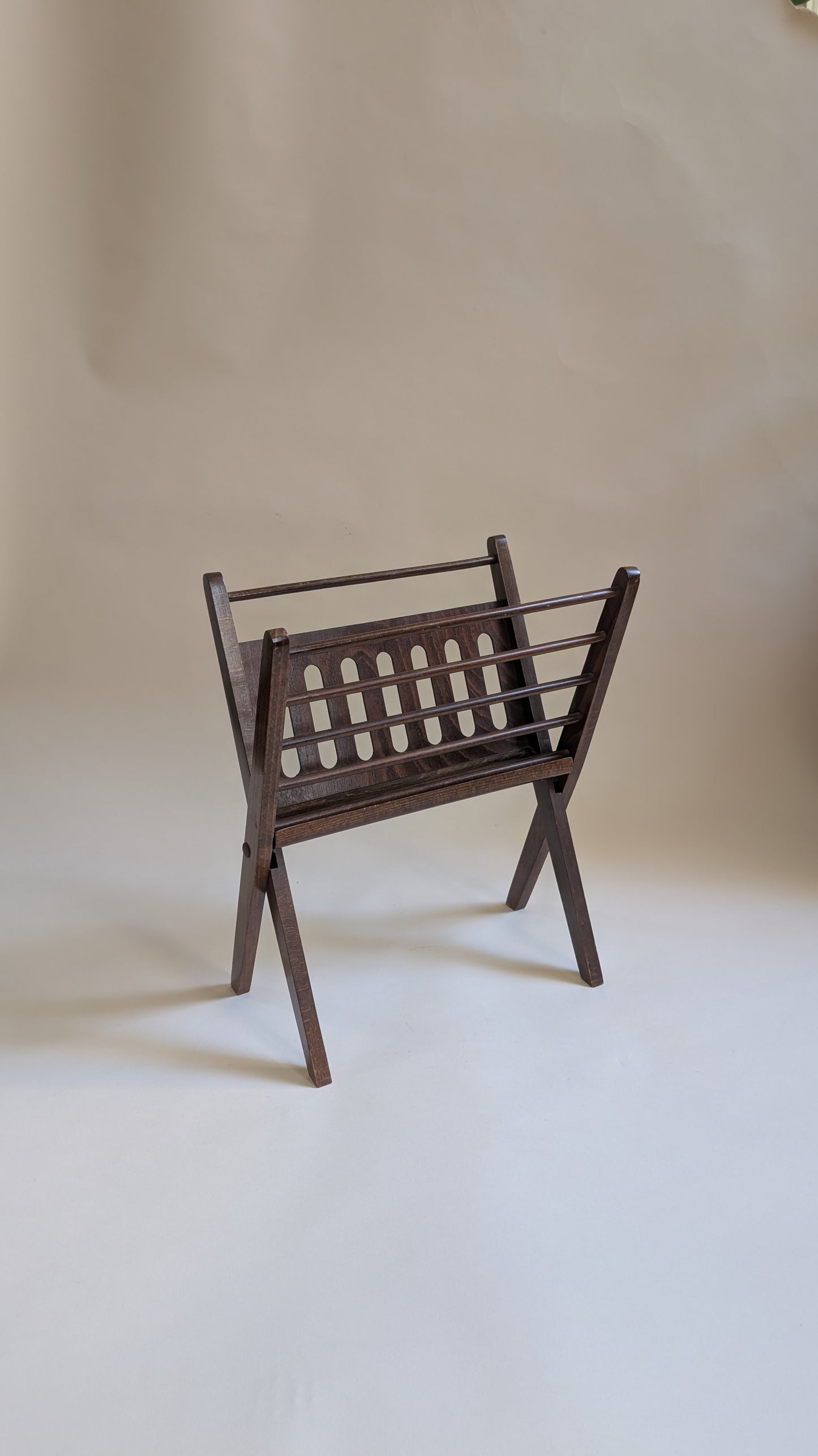 Porte-revues pliant en bois
