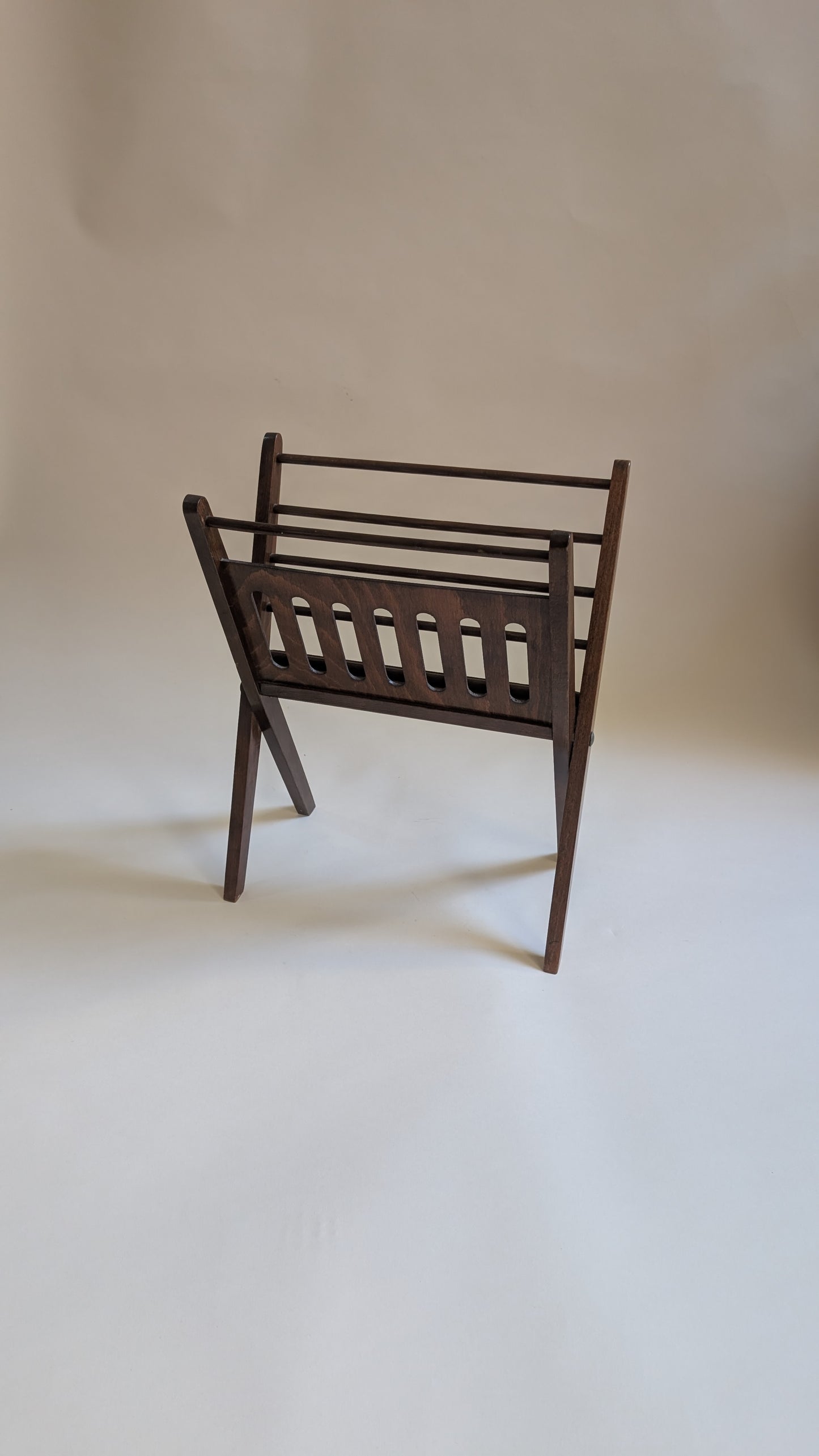 Porte-revues pliant en bois