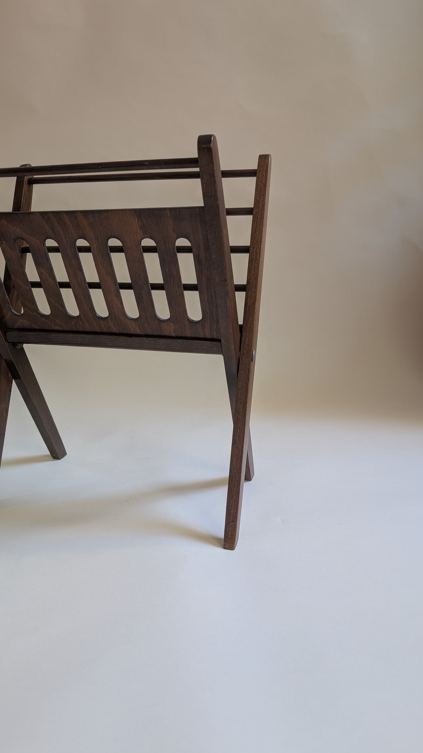 Porte-revues pliant en bois