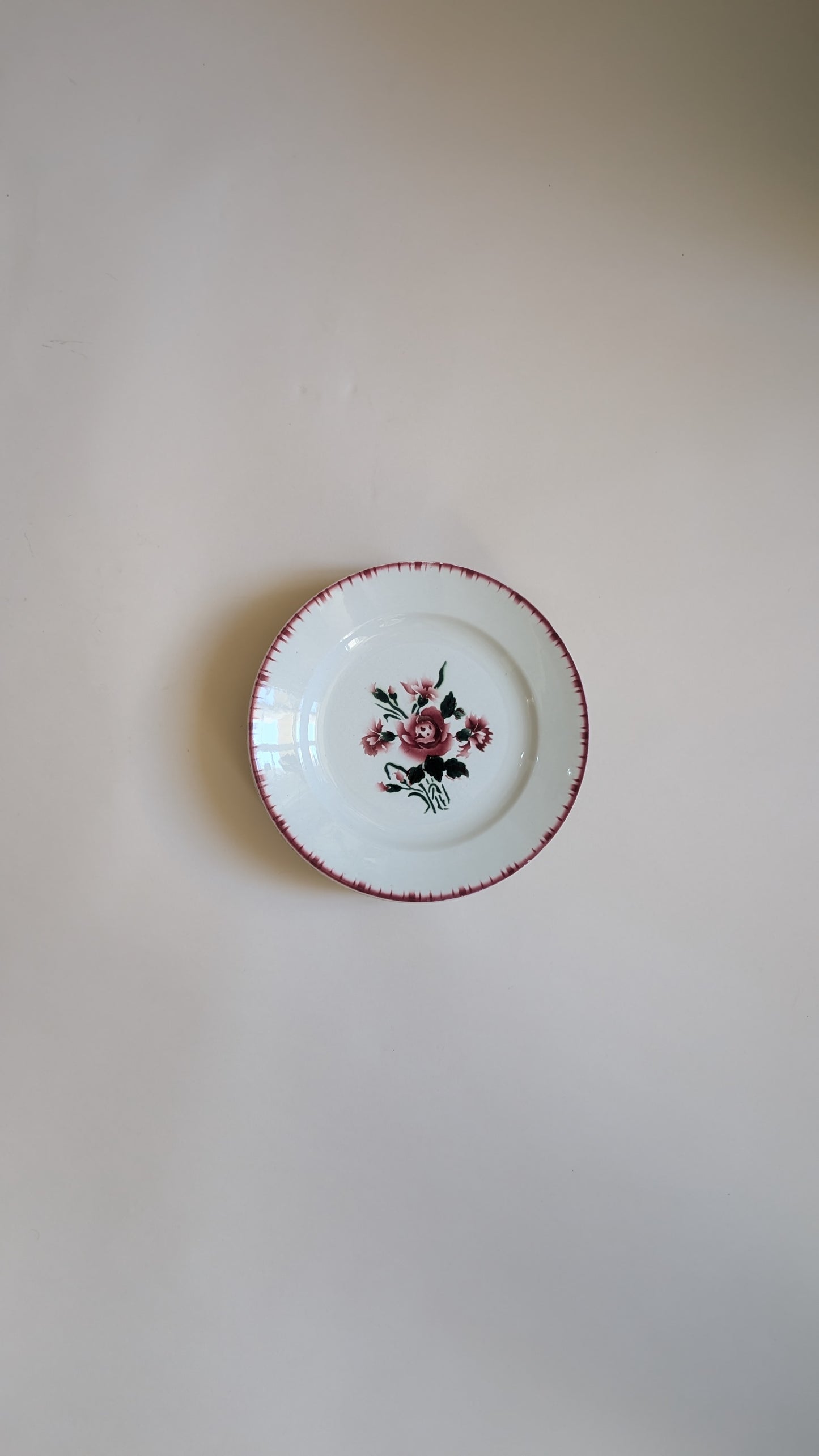 Ensemble de 7 assiettes Sarreguemines et Digoin, Yvette