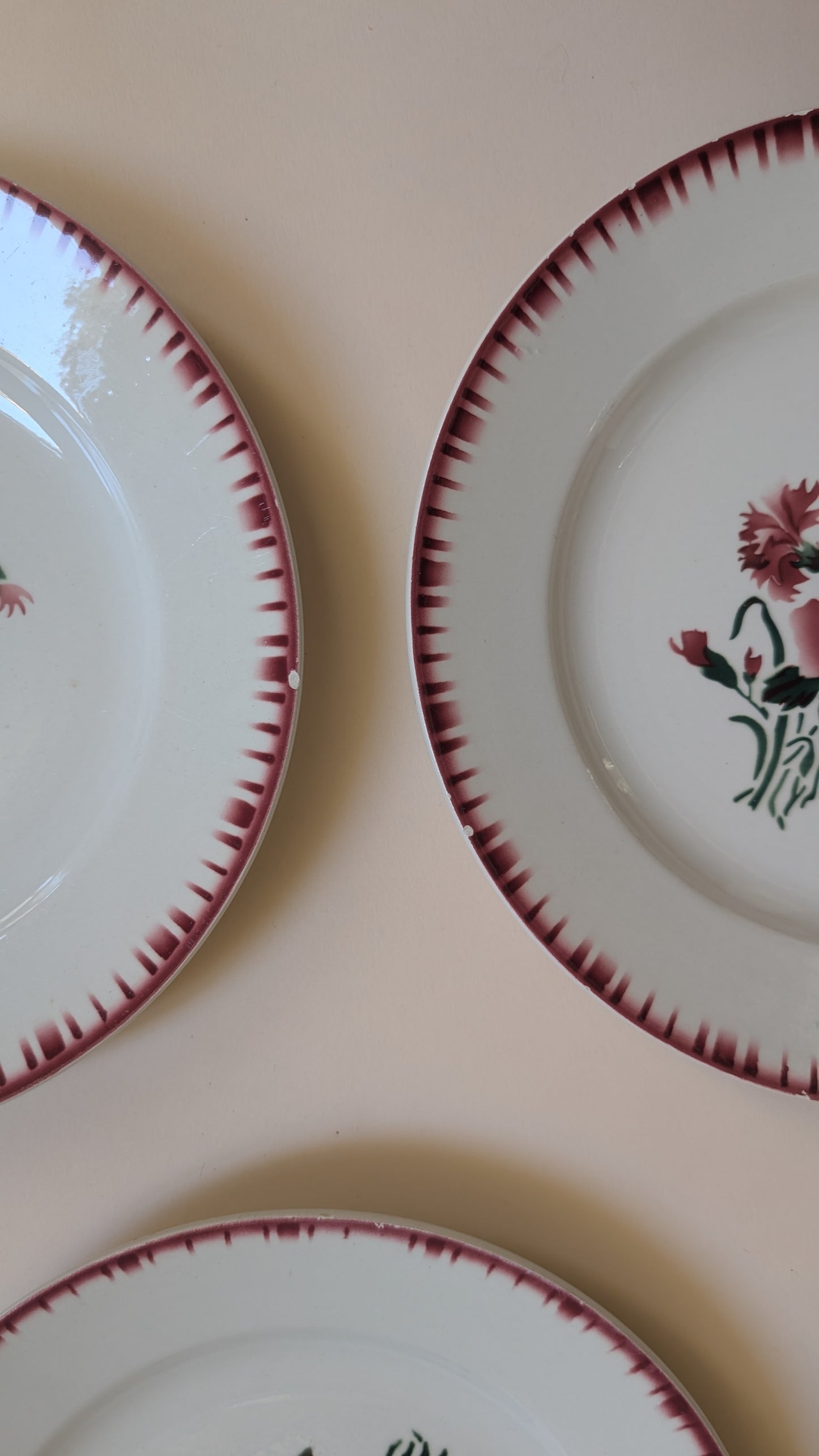 Ensemble de 7 assiettes Sarreguemines et Digoin, Yvette