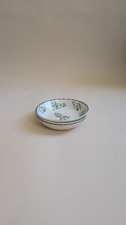 Ensemble de 3 assiettes creuses anciennes – Faïence décor floral