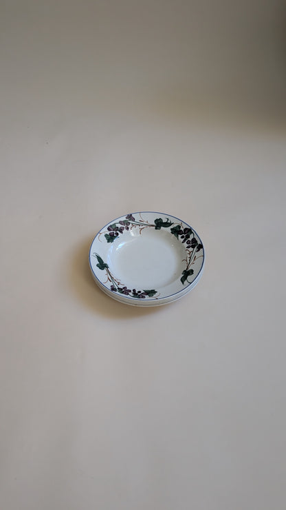 Ensemble de 4 assiettes creuses anciennes – Faïencerie de Gien
