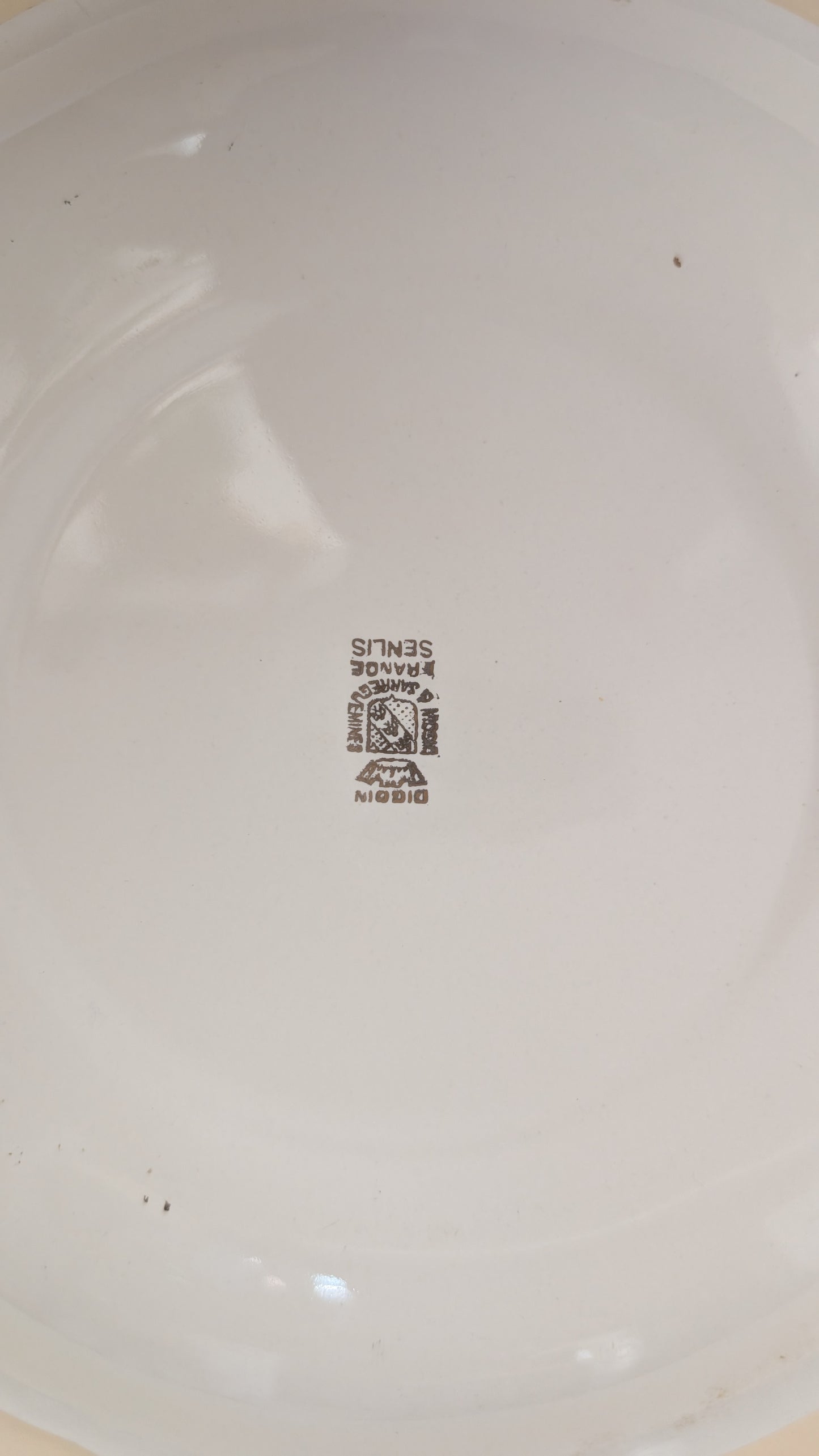 Ensemble de 14 assiettes dépareillées