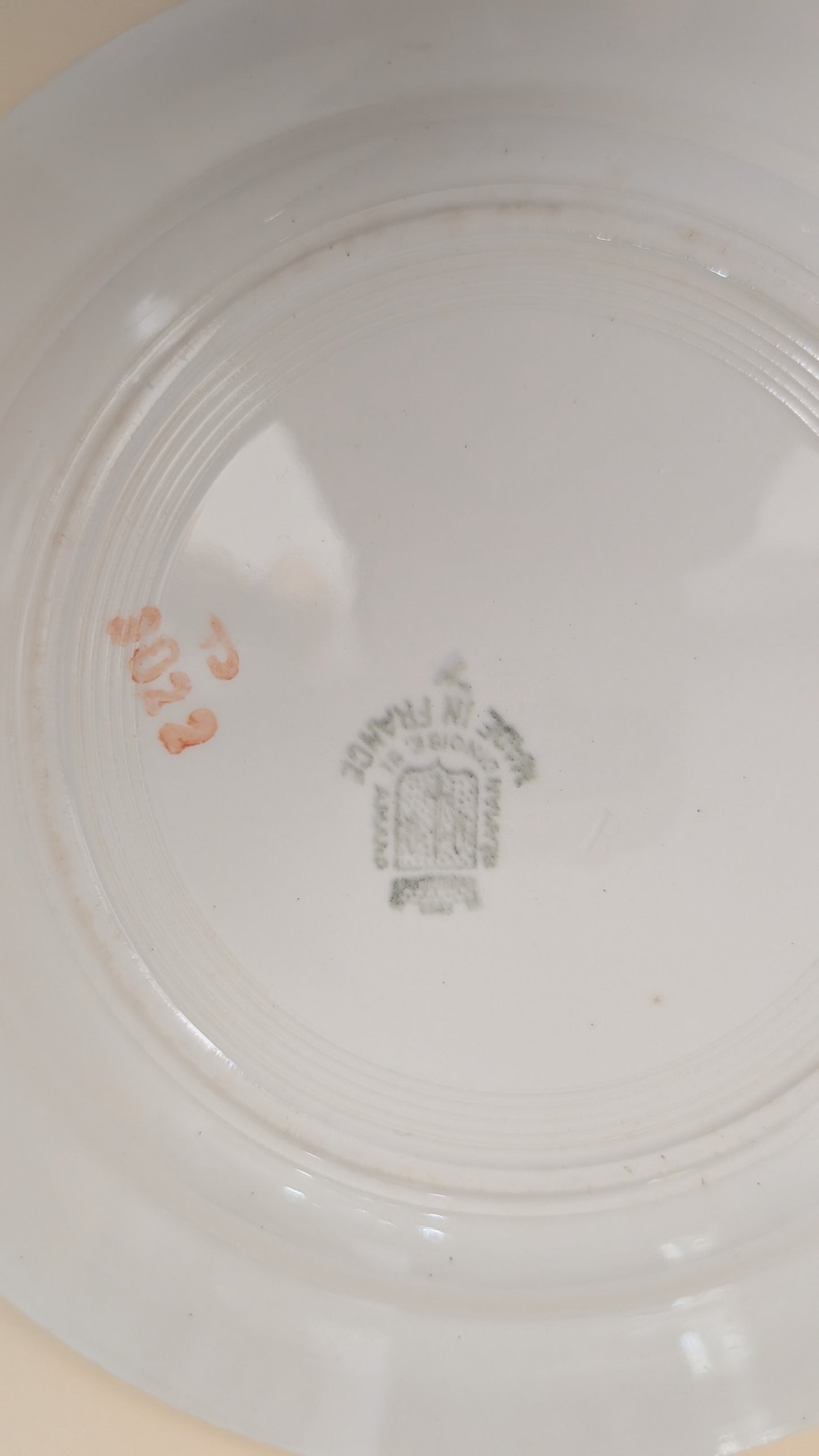 Ensemble de 14 assiettes dépareillées