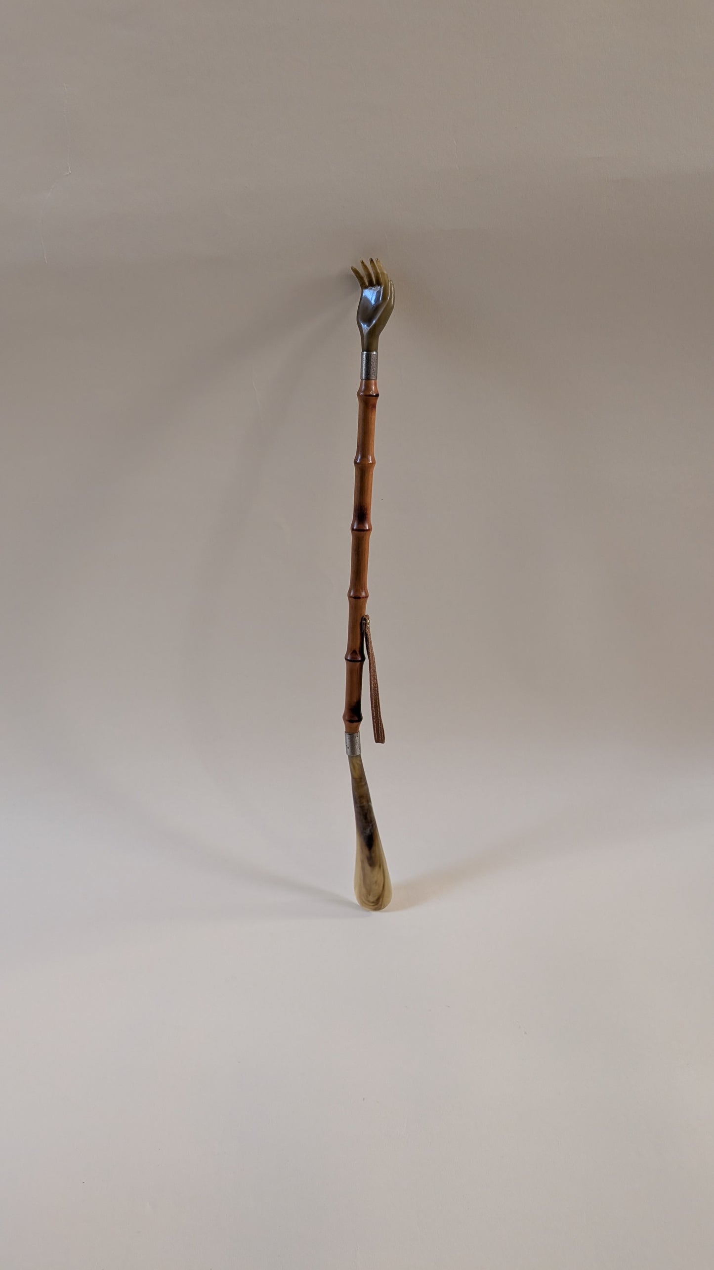 Chausse-pied & gratte-dos 2-en-1, manche en bambou