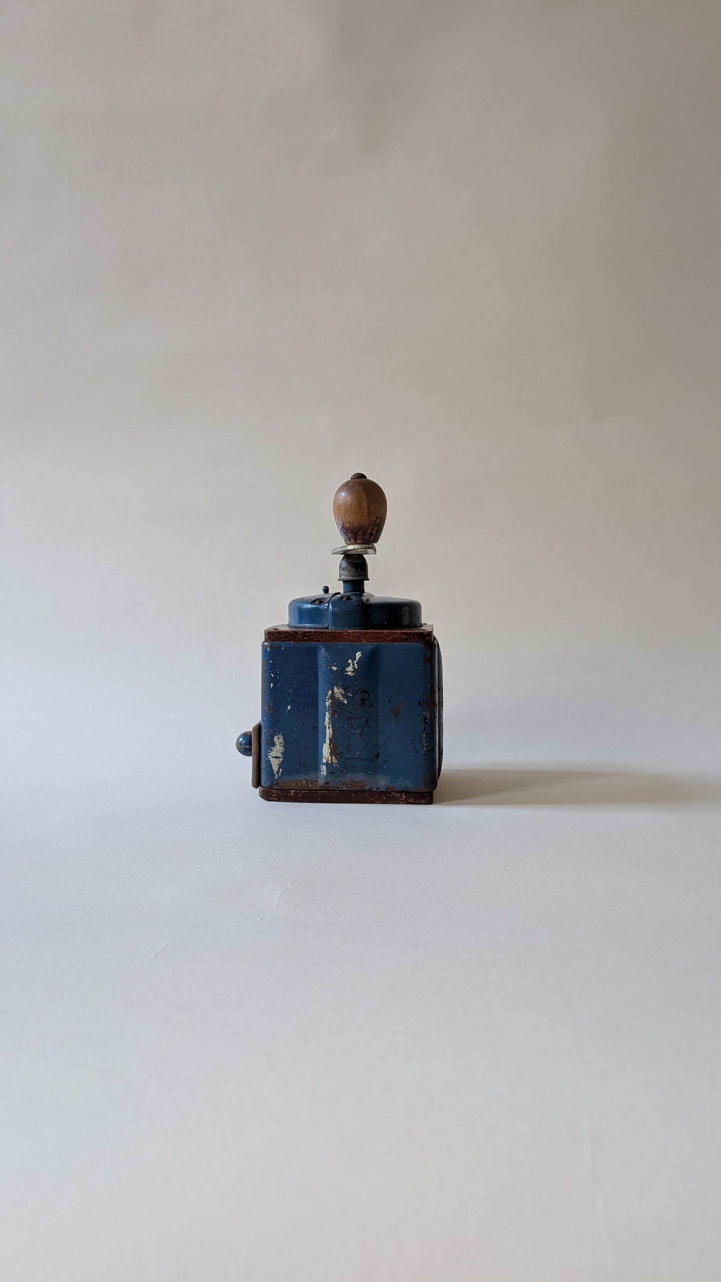 Ancien moulin à café Peugeot Frères