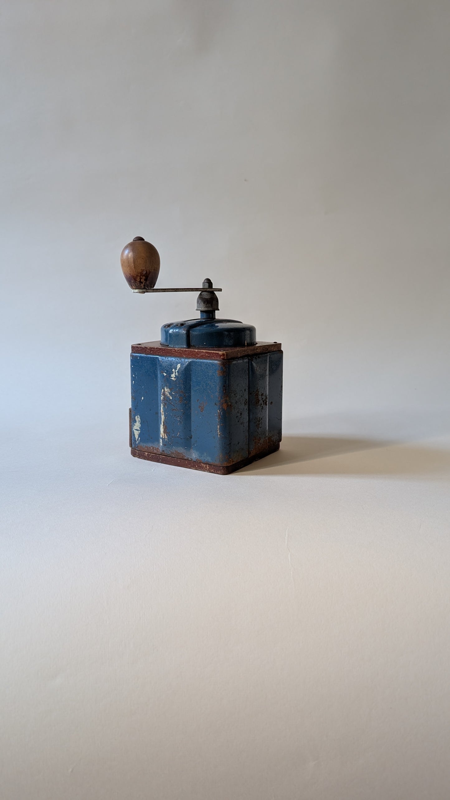 Ancien moulin à café Peugeot Frères