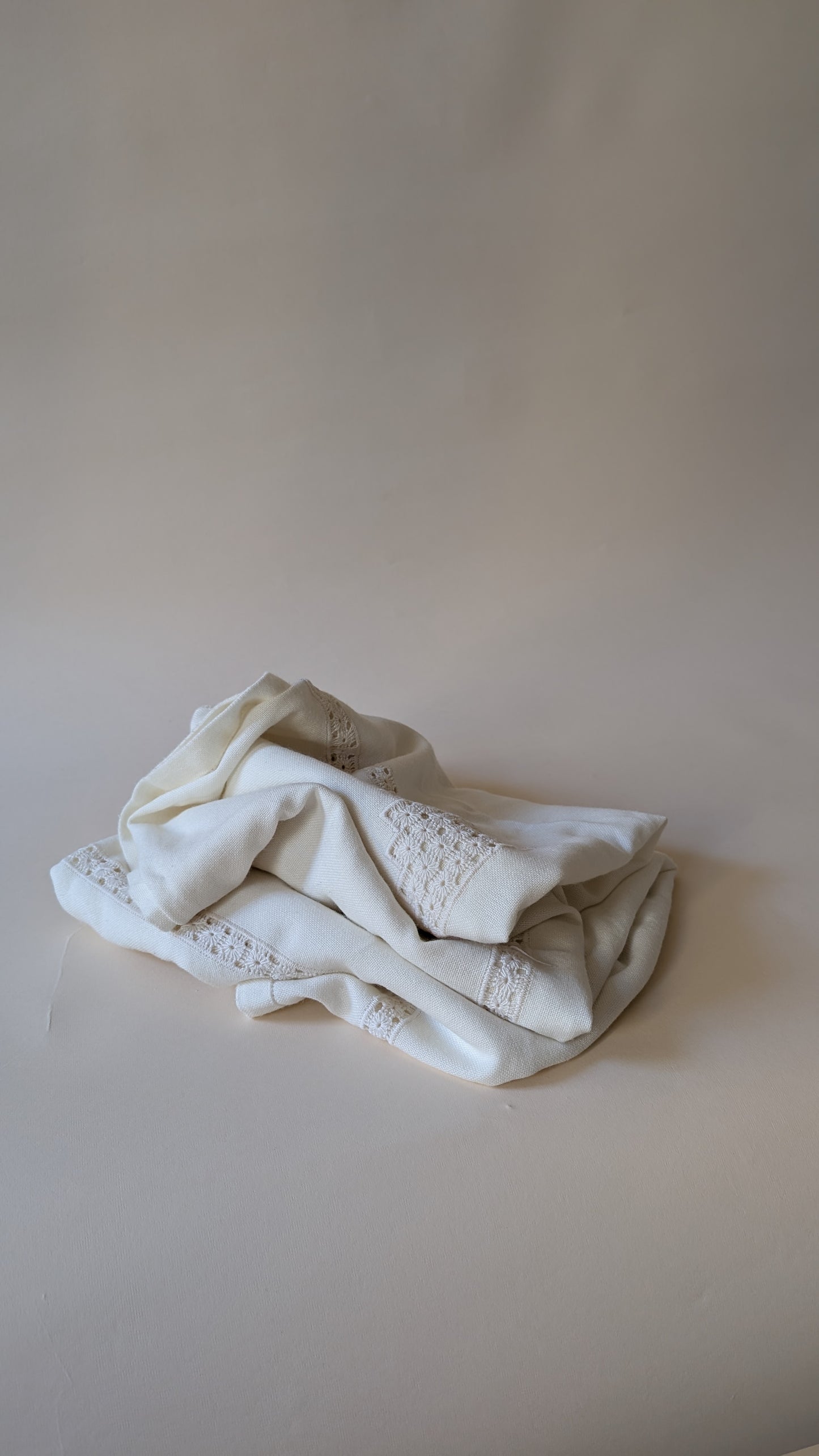 Nappe ancienne en coton blanc