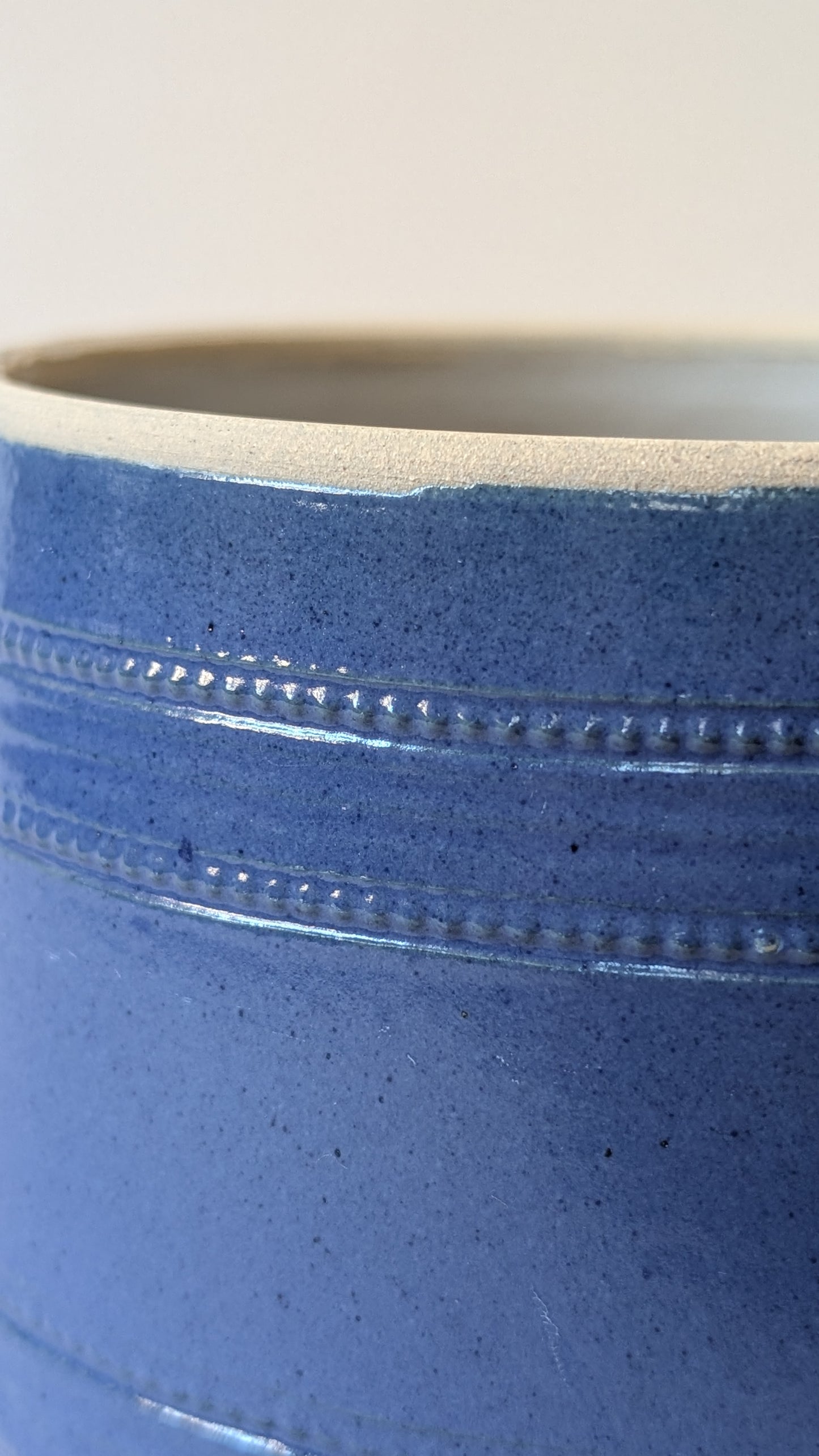 CACHE-POT EN CERAMIQUE