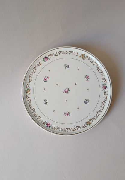 PLAT EN PORCELAINE