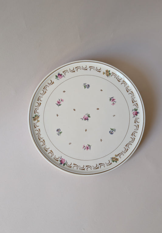 PLAT EN PORCELAINE