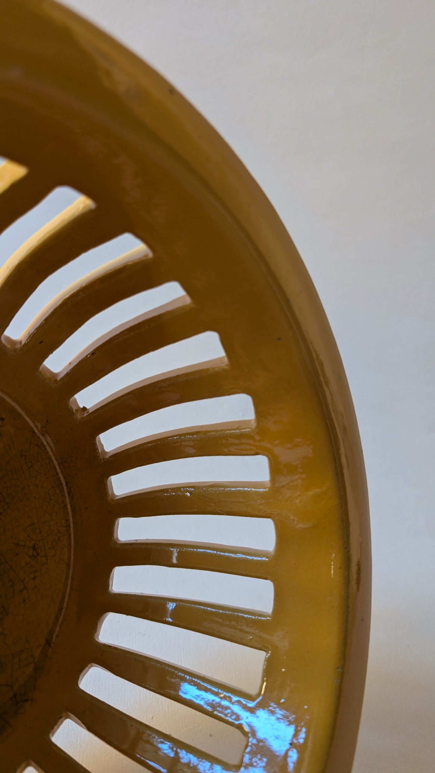 CORBEILLE EN CERAMIQUE