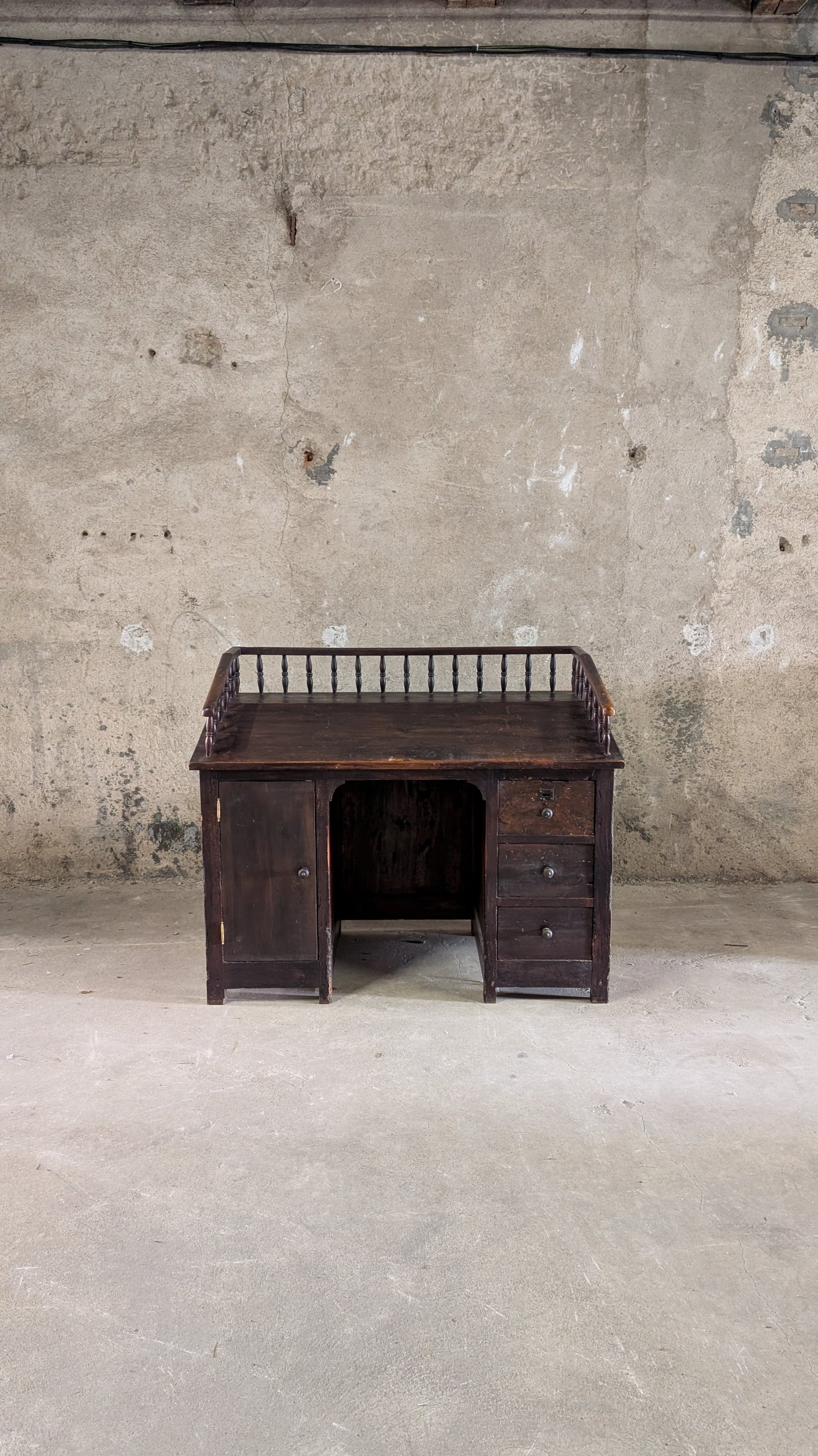 BUREAU VINTAGE