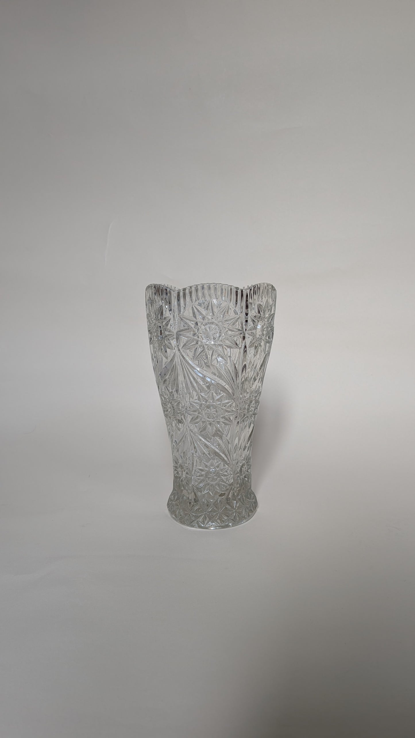 VASE EN VERRE CISELÉ
